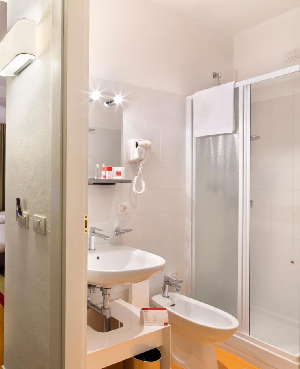 Unaway Hotel Fabro Ngoại thất bức ảnh